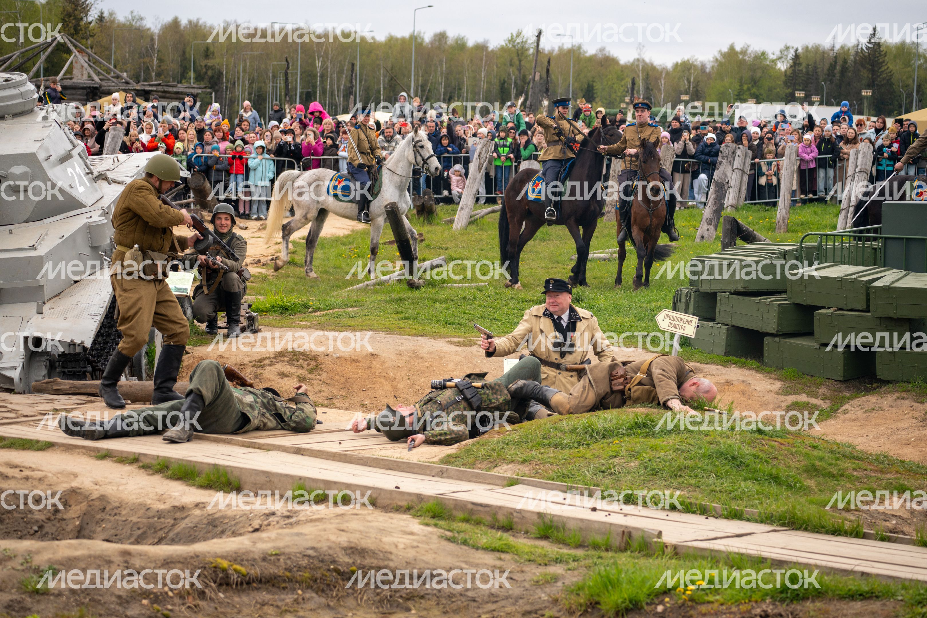 Военно-историческая реконструкция «Штурм Кенигсберга» в День Победы в парке «Патриот» Одинцовского округа Военно-историческая реконструкция «Штурм Кенигсберга» в День Победы в парке «Патриот» Одинцовского округа
