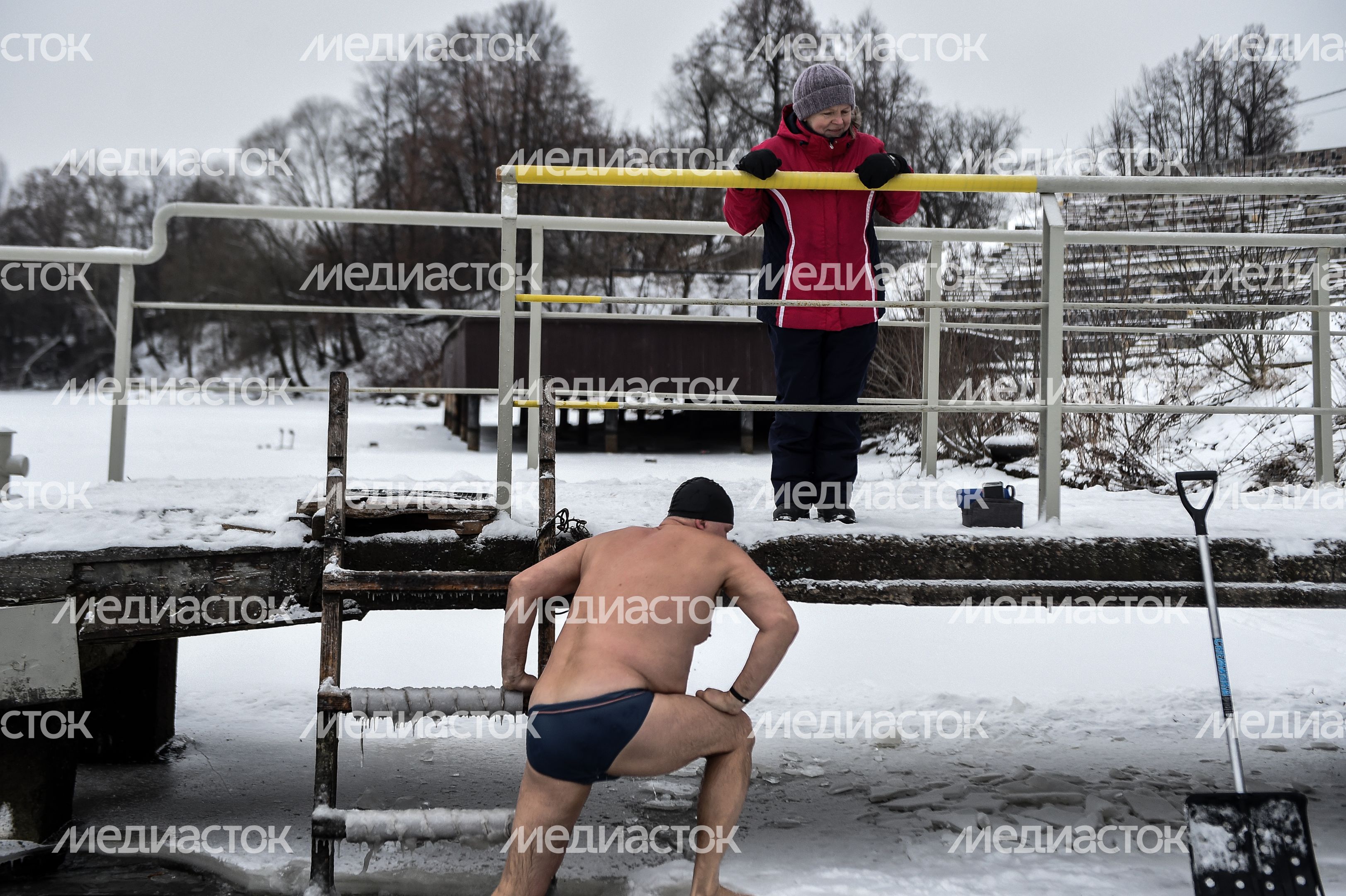 Купание моржей в Долгопрудном