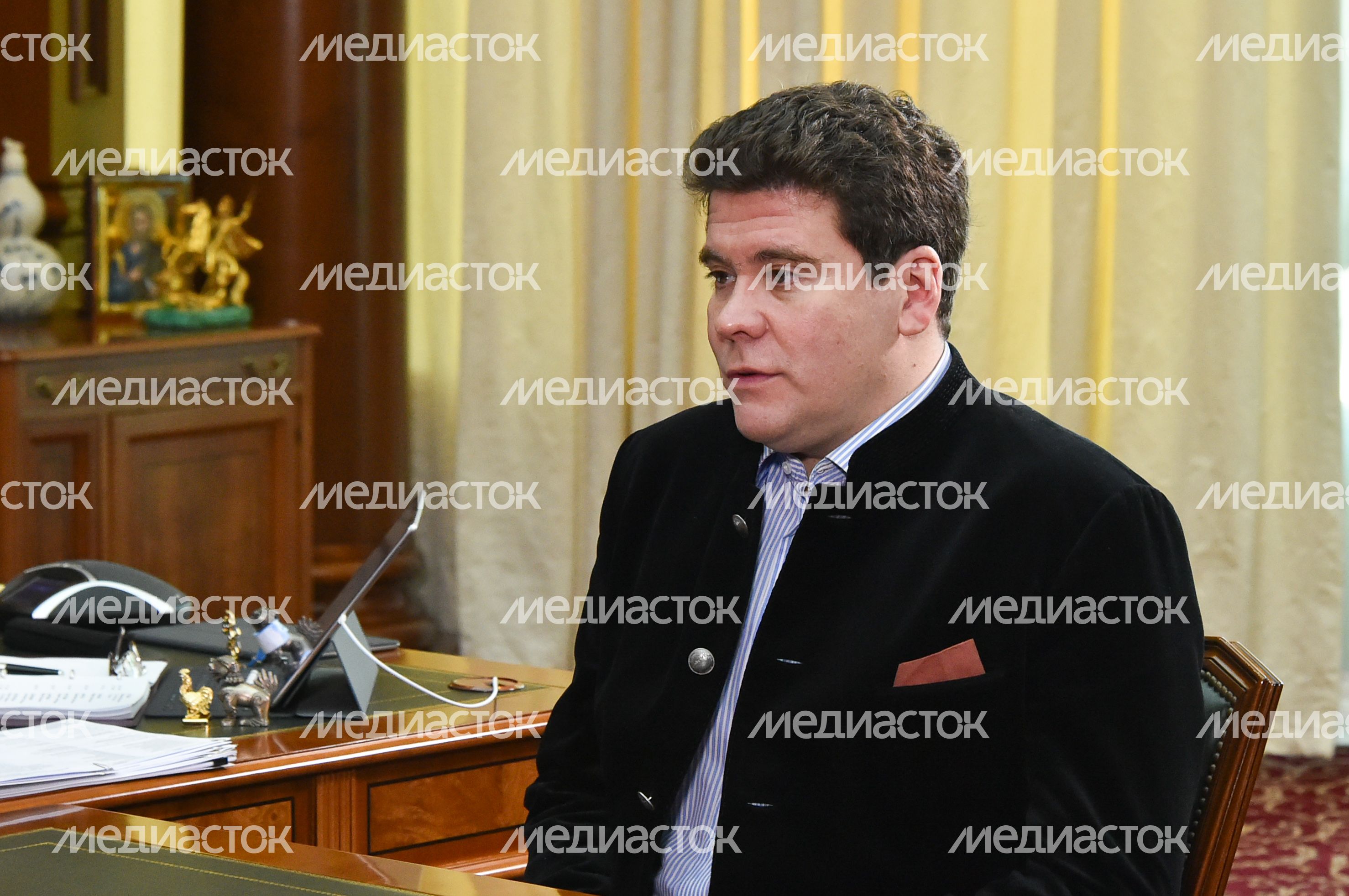 Губернатор обсудил с пианистом Денисом Мацуевым проведение международного фестиваля Чайковского