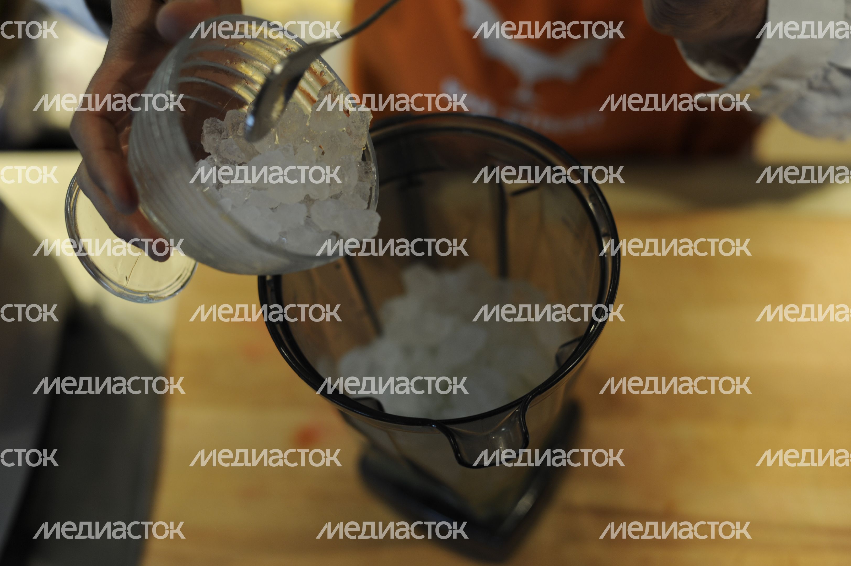 Приготовление мятного смузи Приготовление мятного смузи