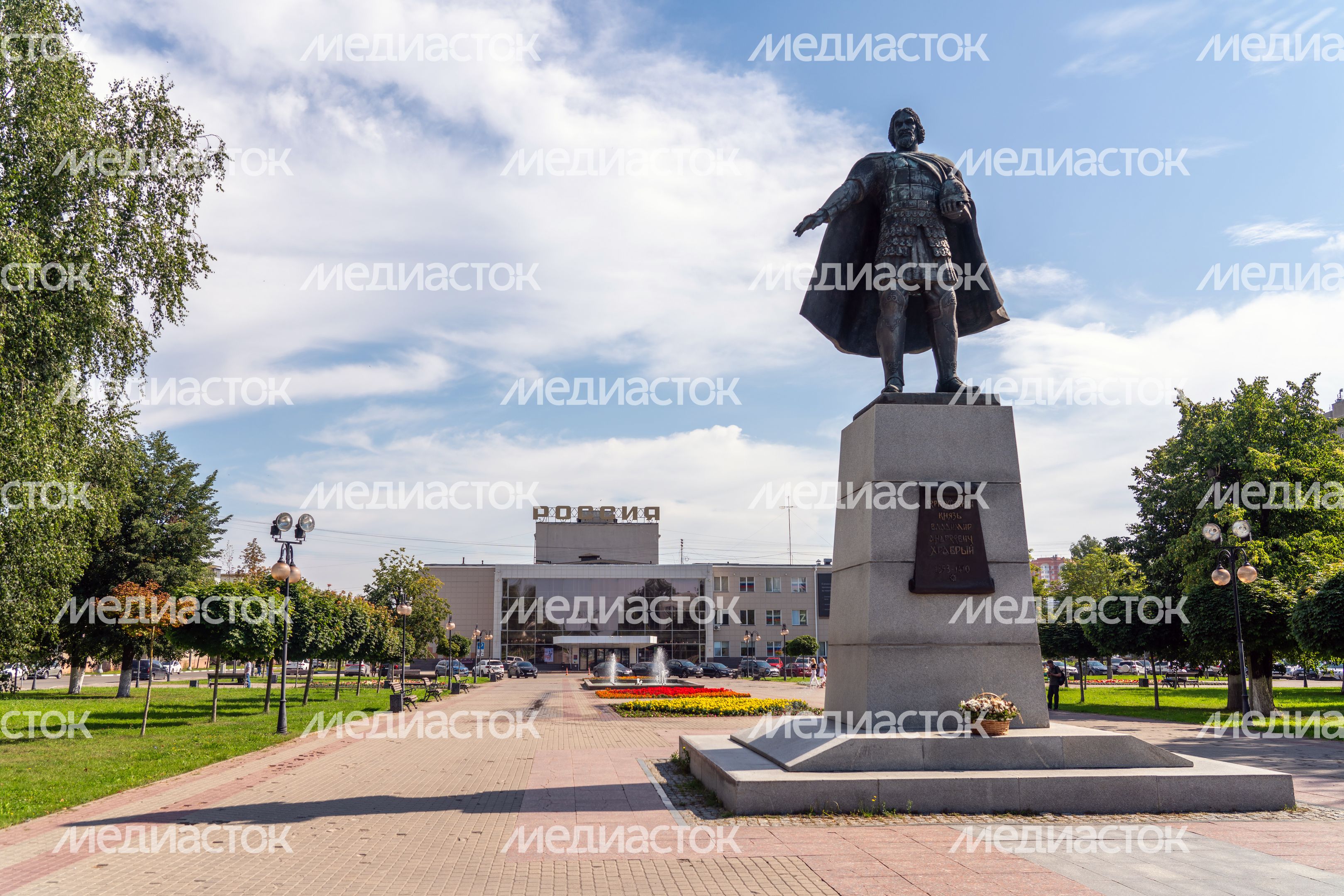Памятник серпуховскому князю Владимиру Храброму в Серпухове Памятник серпуховскому князю Владимиру Храброму в Серпухове