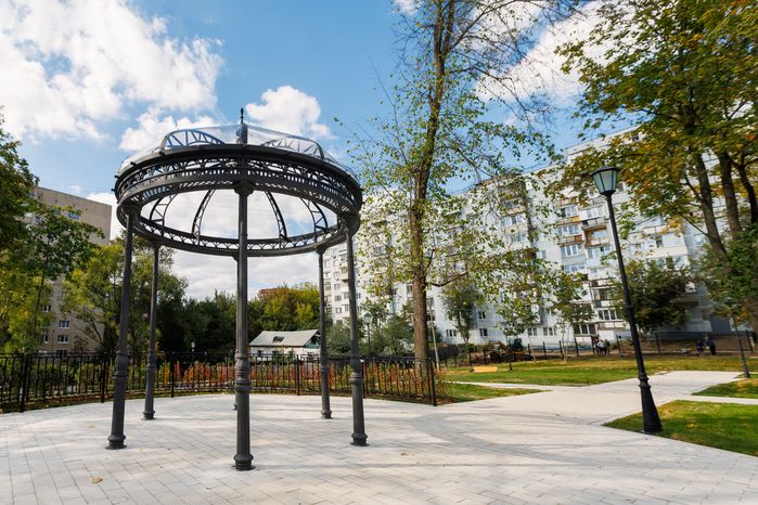 Ротонда в новом сквере на территории усадьбы Лыткарино