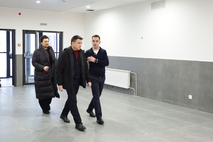 Андрей Воробьев проверил ход строительства ФОК в лобненском мкрн. Катюшки