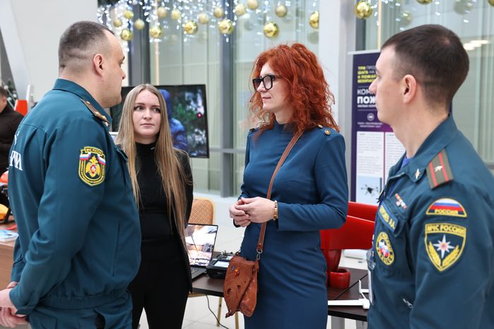 Выставка, приуроченная к 35-летию МЧС России