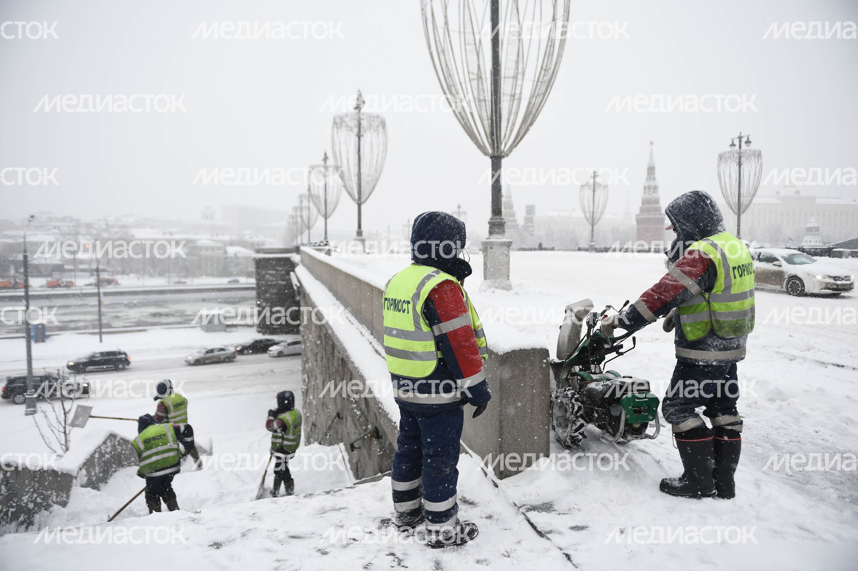 Рекордный снегопад в Москве и Подмосковье