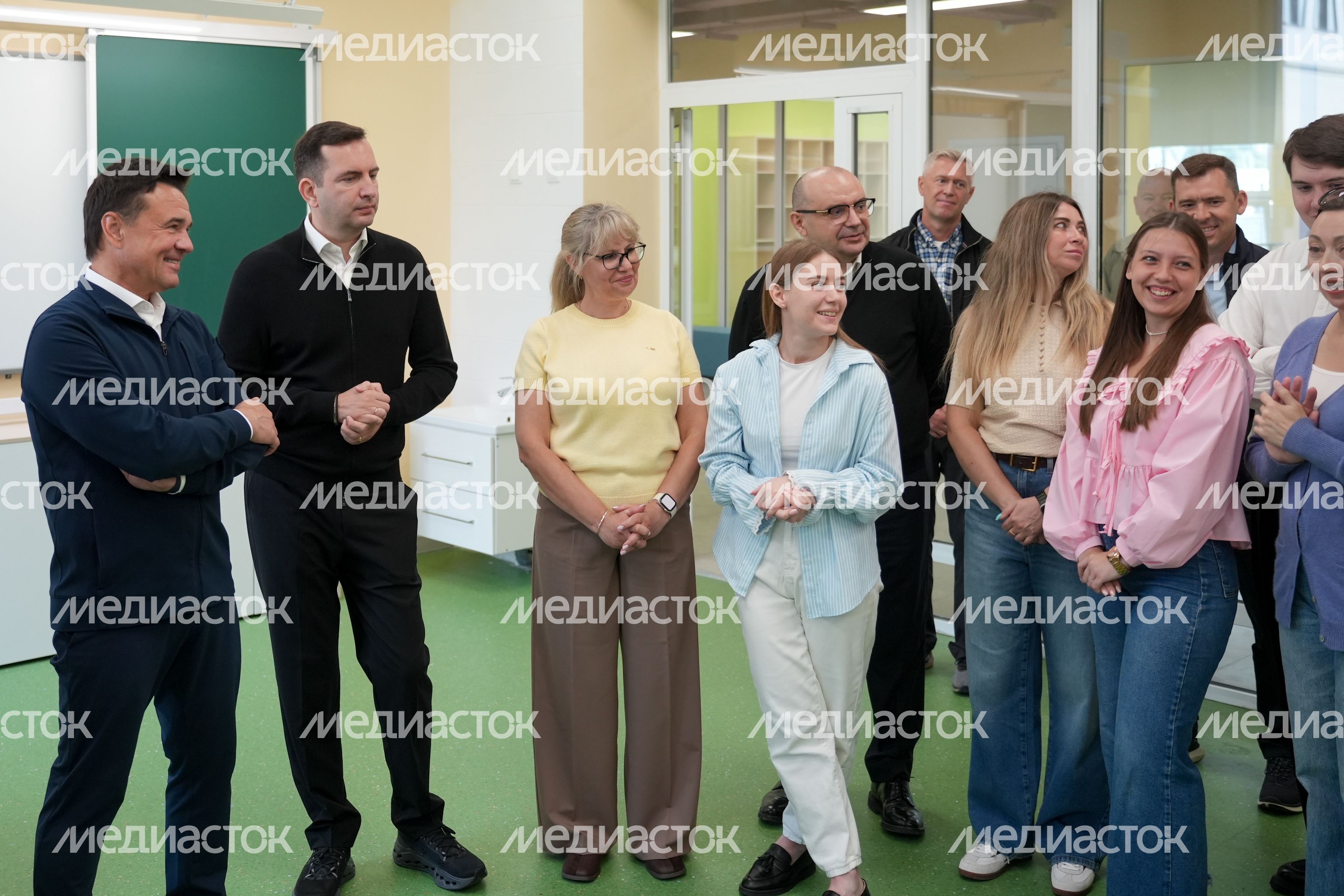 Андрей Воробьев проверил готовность новой школы в пгт Свердловский г.о. Лосино-Петровский