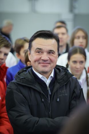 Андрей Воробьев навестил пилотажные группы на авиабазе в Кубинке