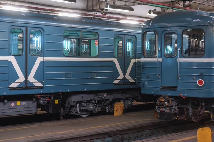 Кварцевание и мытье вагонов метро