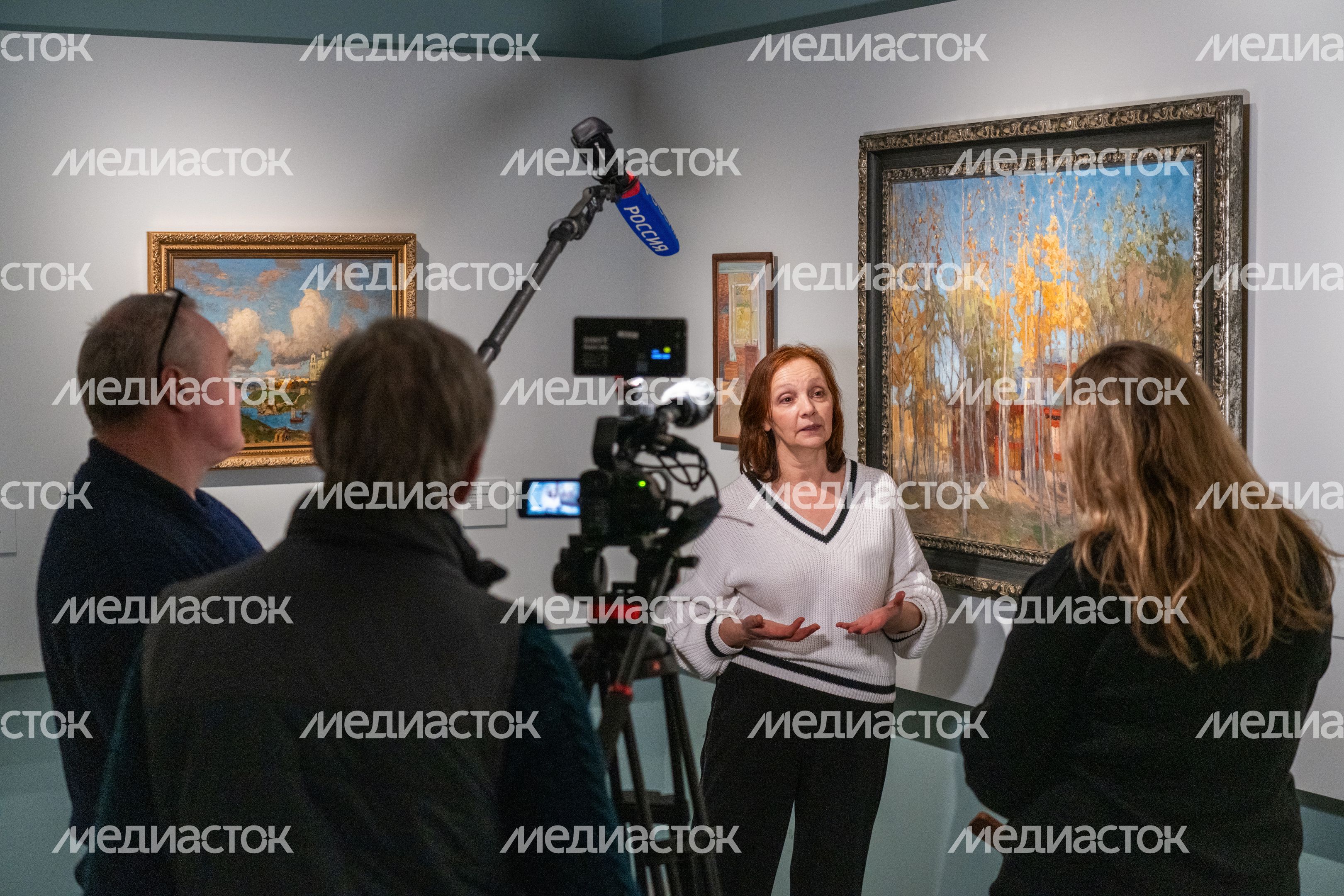 Журналисты на открытии выставки «Импрессионизм с русской душой» в Серпуховском художественном музее Журналисты на открытии выставки «Импрессионизм с русской душой» в Серпуховском художественном музее