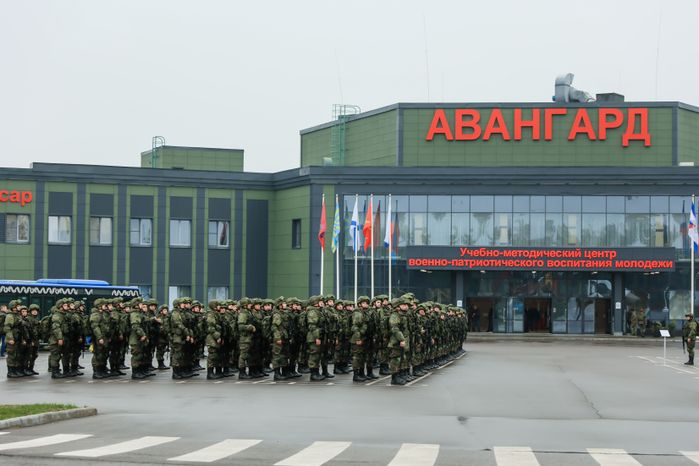 Проверка губернатором Подмосковья условий размещения мобилизованных в парке «Патриот»
