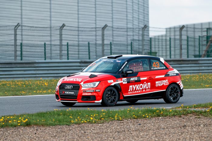 Гоночный уик-енд в Волоколамском округе на трассе Moscow Raceway
