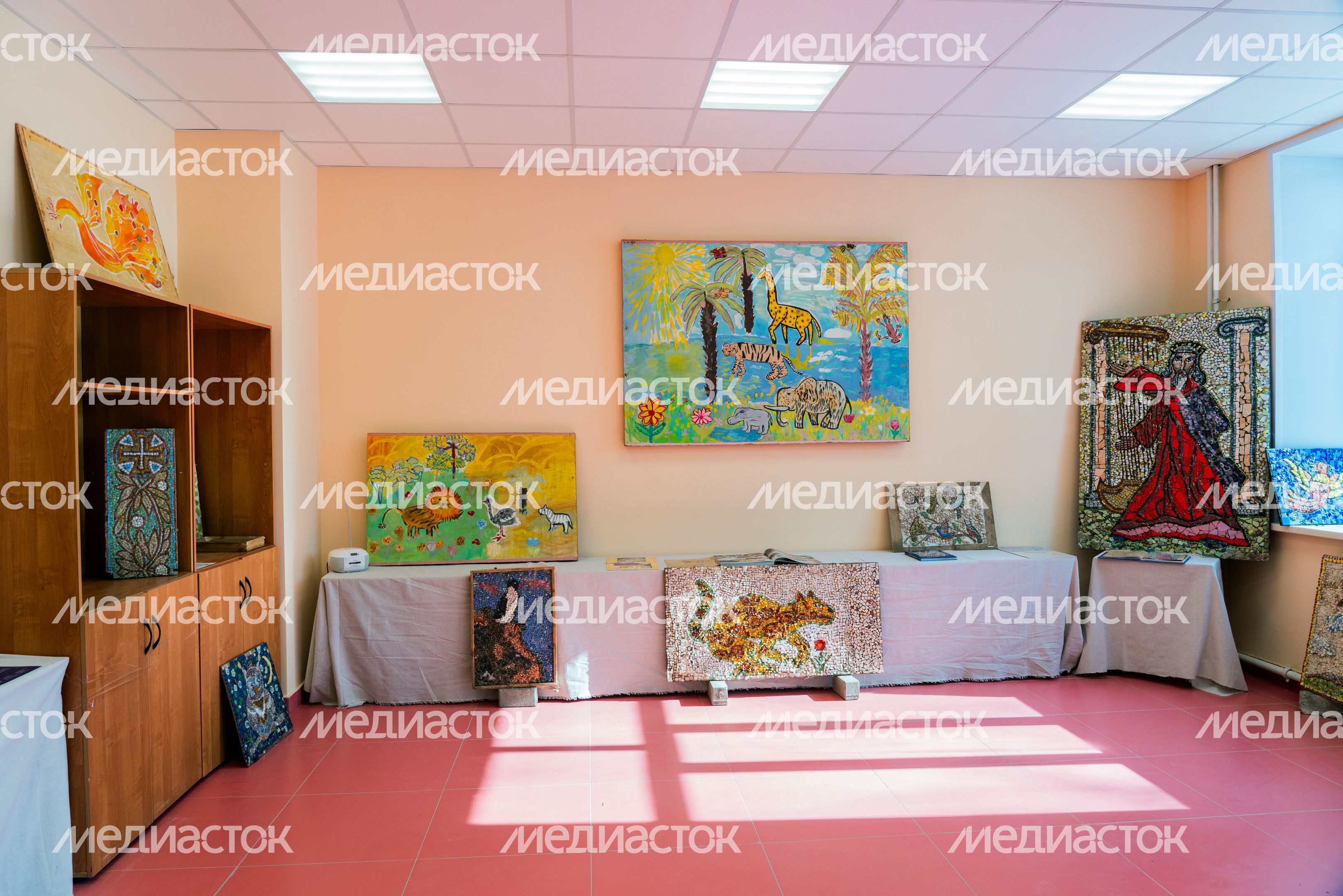 Детская школа мозаики священника Димитрия Котова в Культурном центре «Красный Арт» в Лобне после ремонта Детская школа мозаики священника Димитрия Котова в Культурном центре «Красный Арт» в Лобне после ремонта