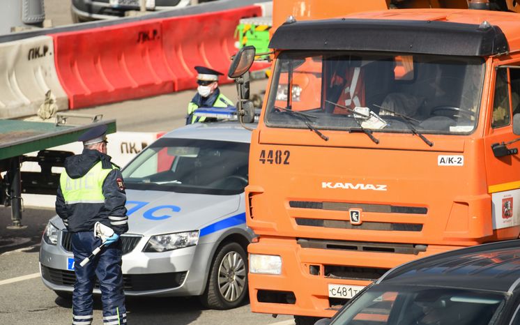 Проверка пропусков на въезде в Москву в период самоизоляции