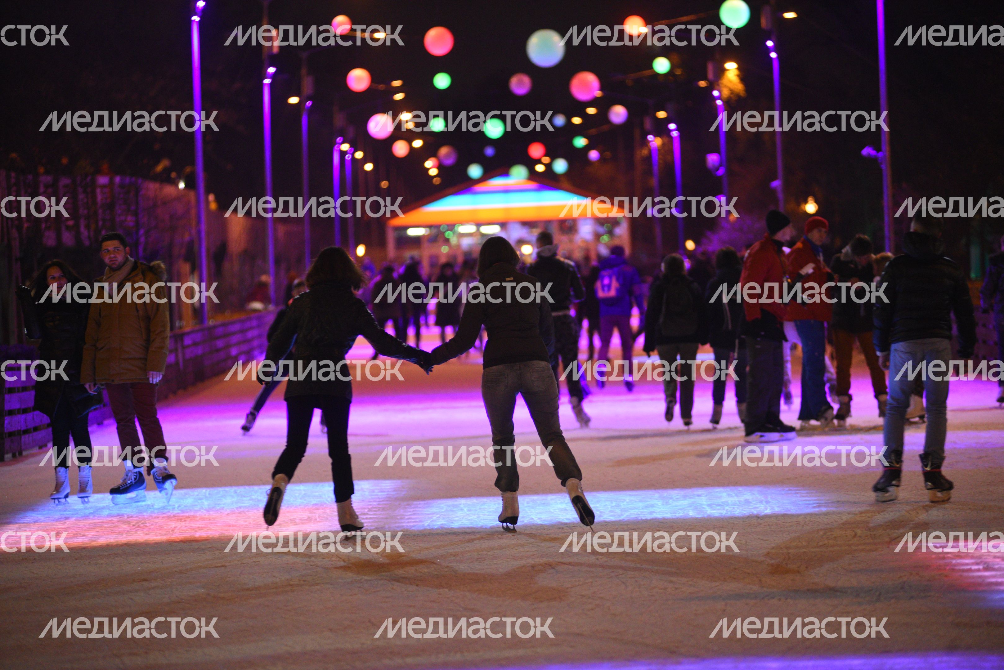 Открытие катка в парке Горького в Москве
