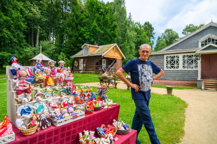 Ярмарка мастеров на фестивале народной культуры «Сенокос в Муранове» Пушкинского округа