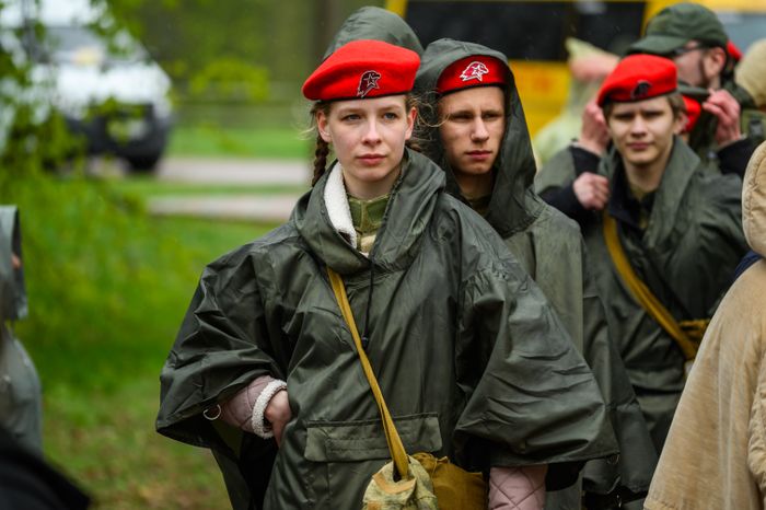 Военно-патриотическая игра «Юнармия, вперед!», посвященная Дню Победы, в Горках Ленинских