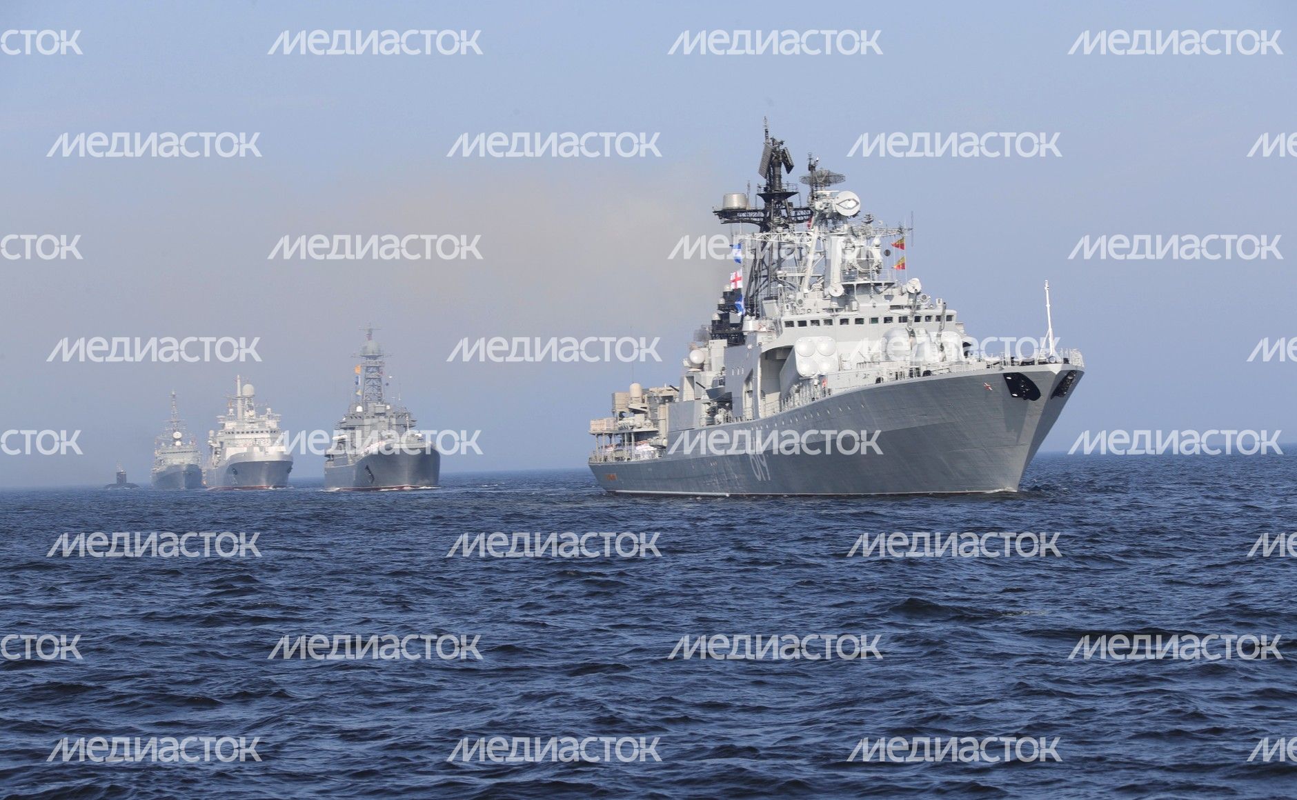 Губернатор Подмосковья присутствовал на главном военно-морском параде в честь Дня ВМФ Губернатор Подмосковья присутствовал на главном военно-морском параде в честь Дня ВМФ