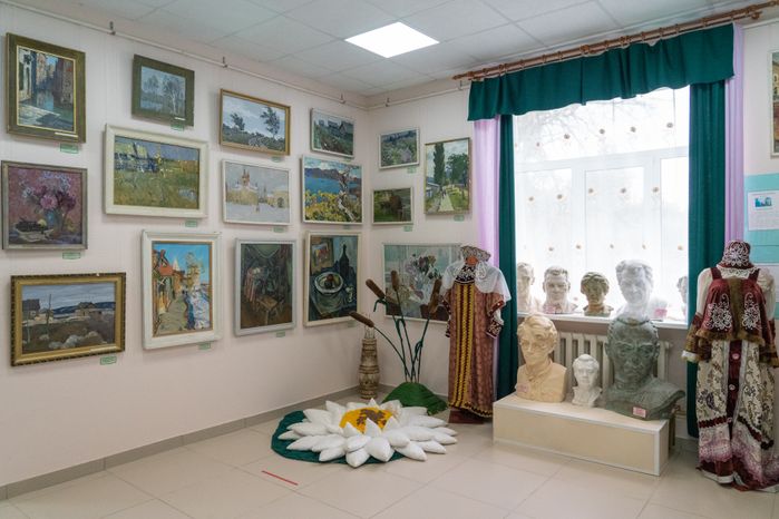 Лотошино. Микулинская картинная галерея