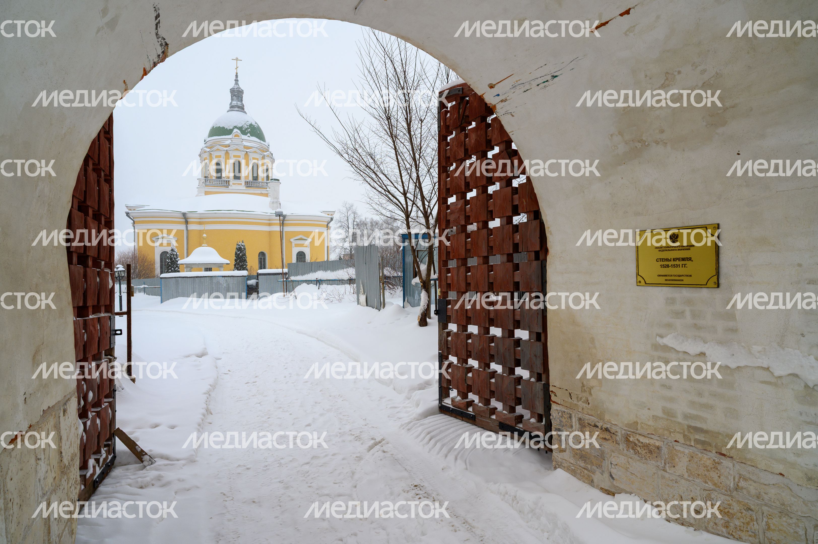 Иоанно-Предтеченский собор на территории Зарайского кремля Иоанно-Предтеченский собор на территории Зарайского кремля