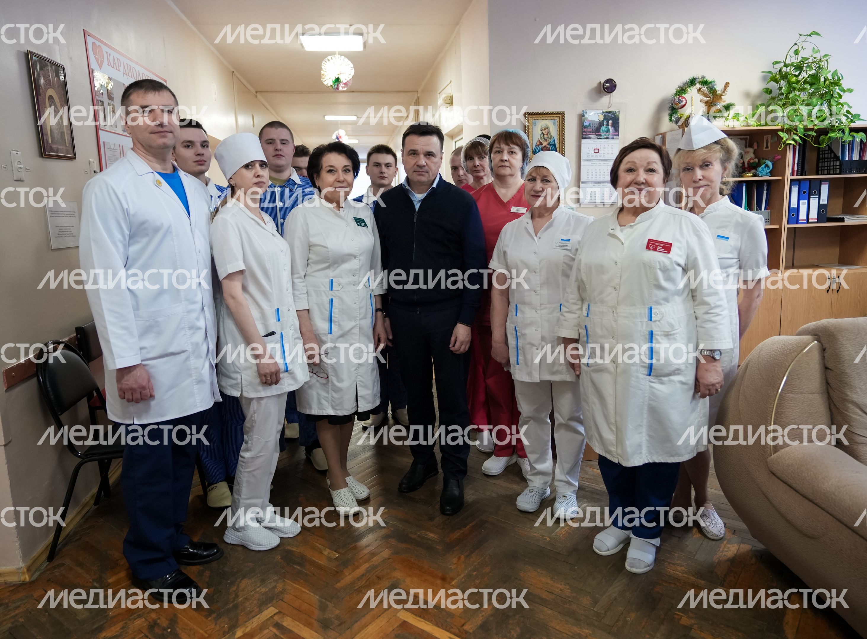 Андрей Воробьев навестил бойцов в военном госпитале под Солнечногорском Андрей Воробьев навестил бойцов в военном госпитале под Солнечногорском