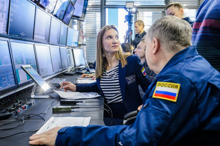 Звездный городок. Экзаменационные комплексные тренировки экипажей 21-й экспедиции посещения МКС