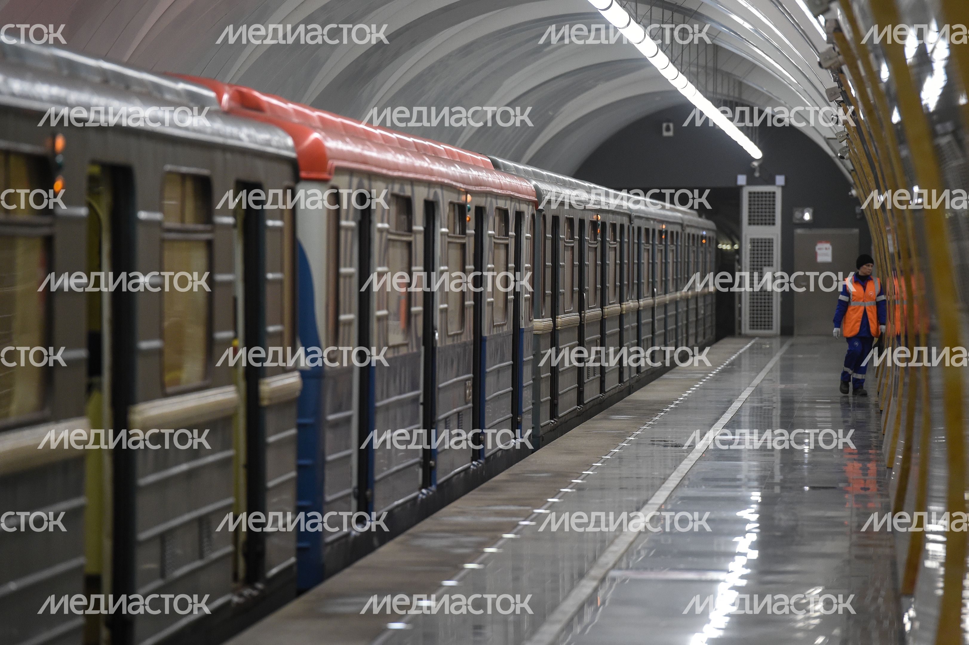 Подтопление станции метро Окружная на севере Москвы