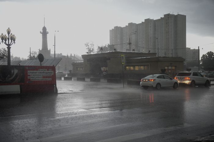 Тропические ливни накрыли Москву