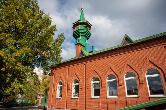Осенние виды Мечети Имама Равиля в городе Щёлково