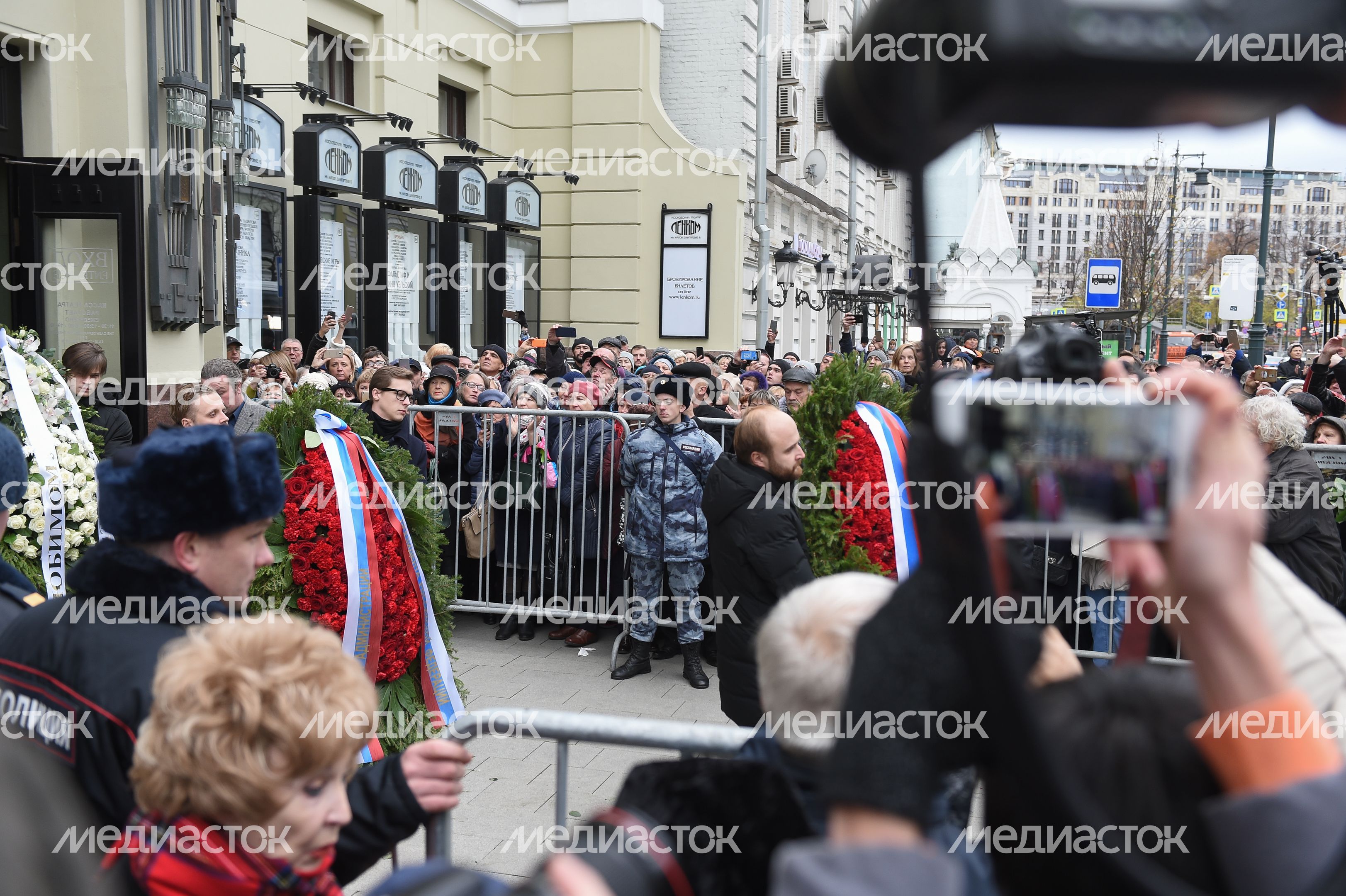 Церемония прощания с актером театра и кино Николаем Караченцовым
