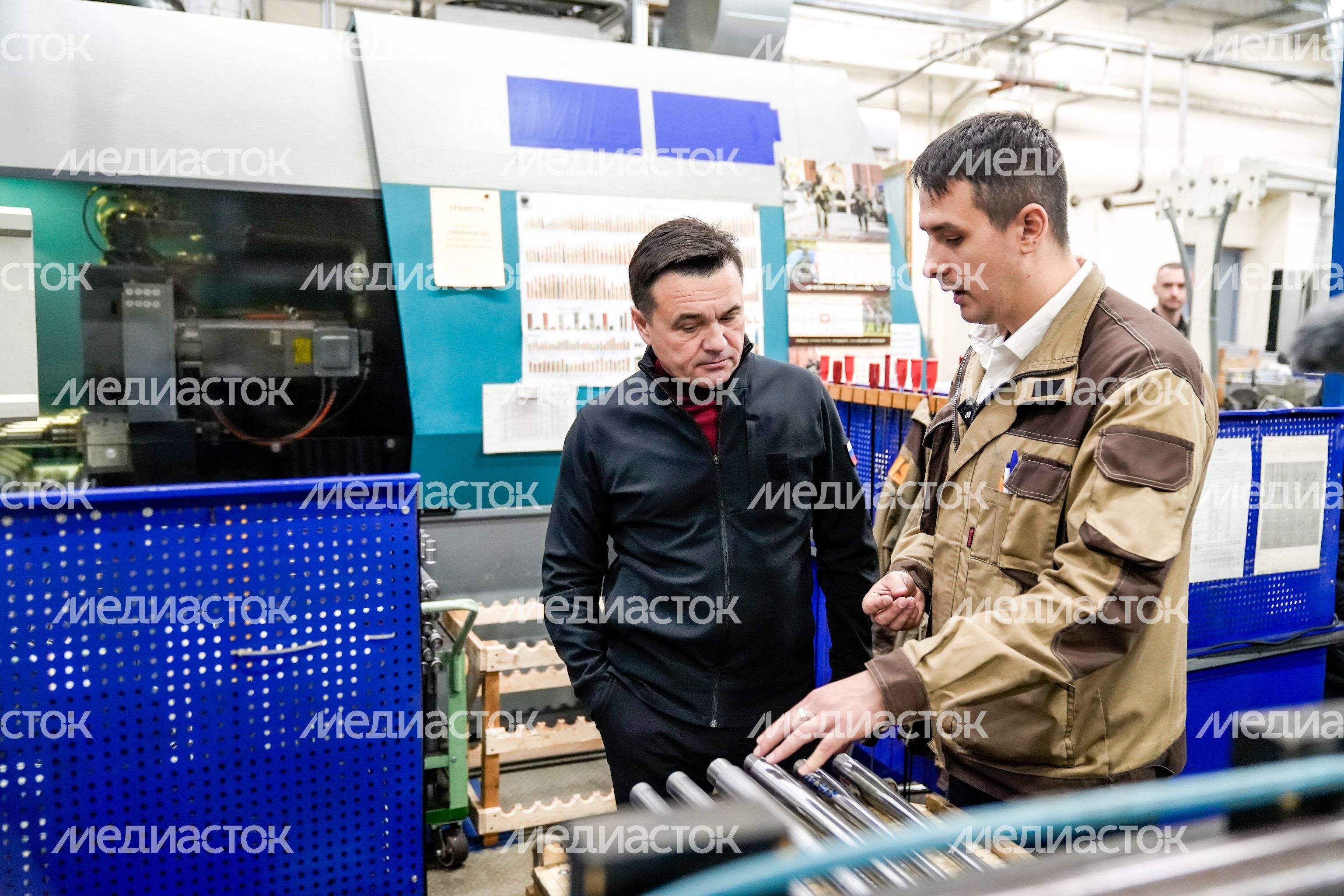 Андрей Воробьев оценил работу подмосковного оружейного завода