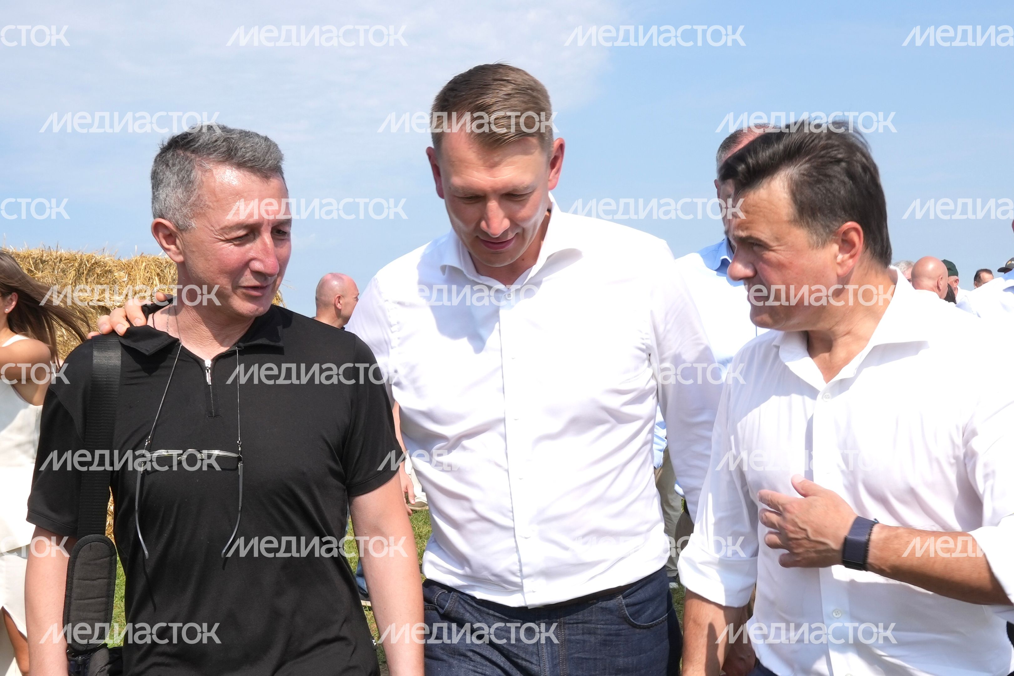 Андрей Воробьев посетил агропромышленную выставку "День поля Московской области"