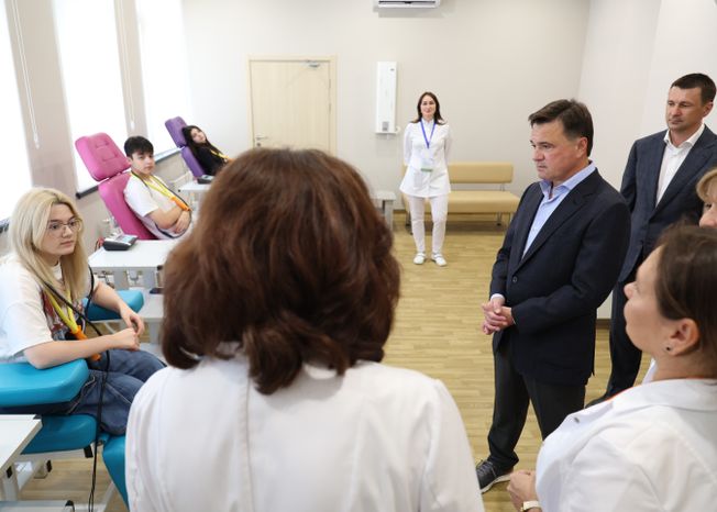 Андрей Воробьев проверил работу новой поликлиники в Ленинском округе