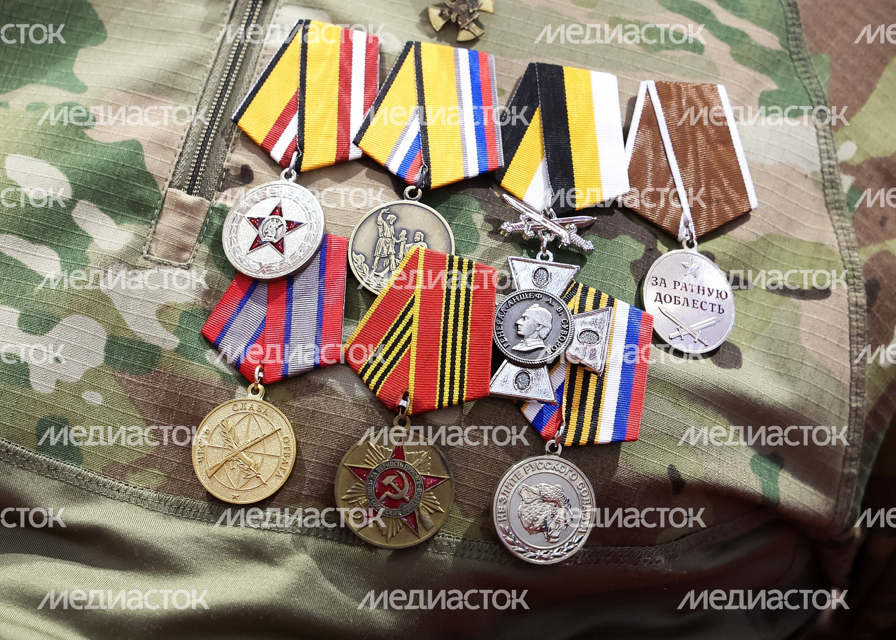 Бойцы отряда БАРС получили государственные награды Бойцы отряда БАРС получили государственные награды