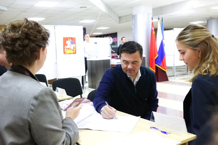 Посещение избирательного участка в Одинцове Губернатором Подмосковья
