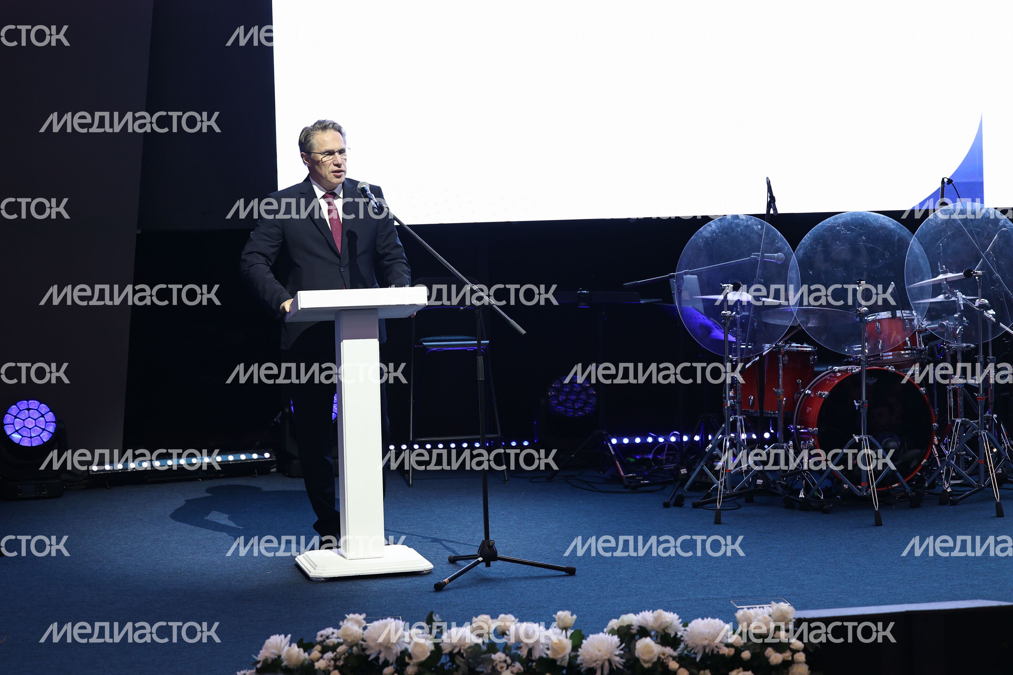 Михаил Мурашко поздравил коллектив МОНИКИ с юбилеем Михаил Мурашко поздравил коллектив МОНИКИ с юбилеем