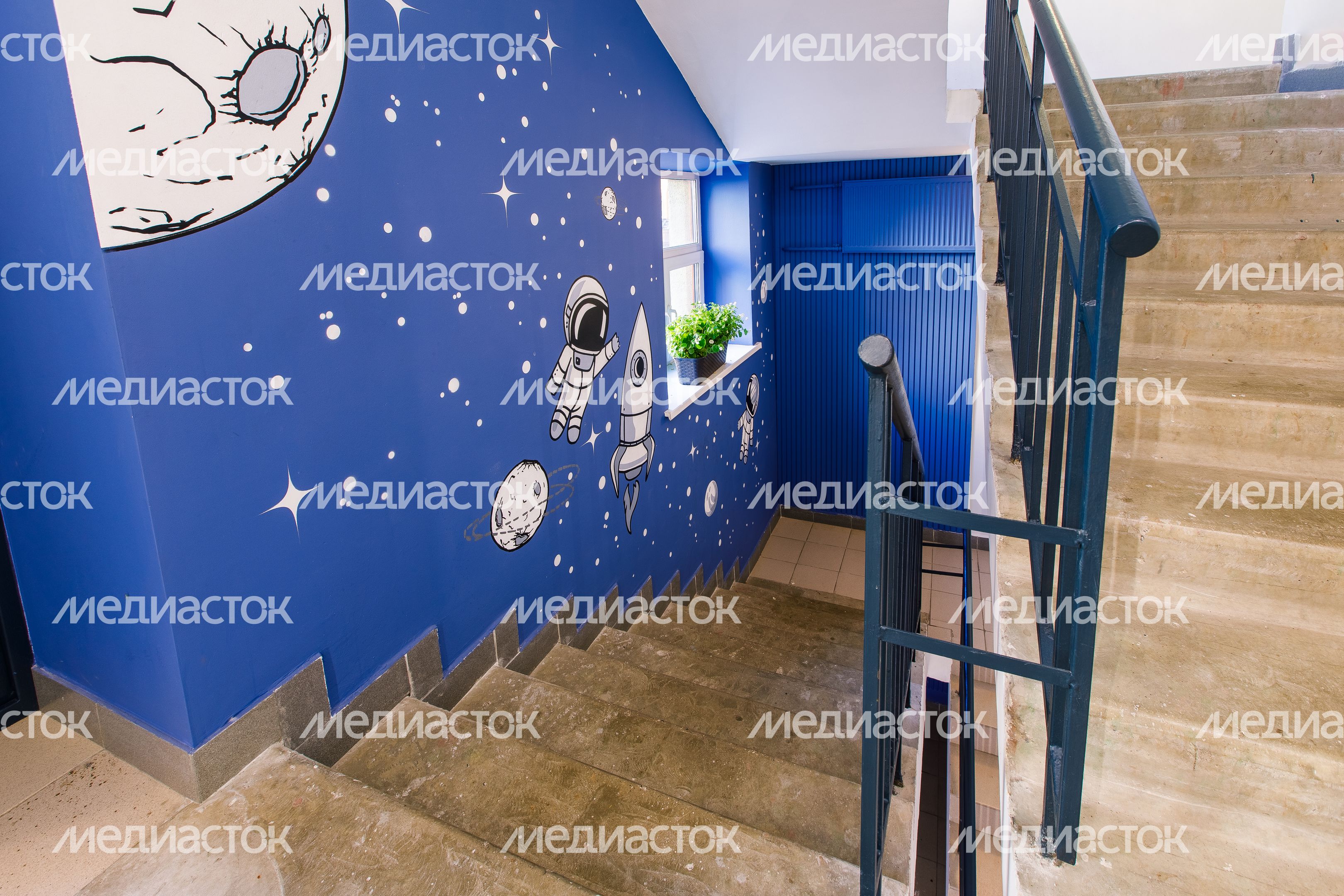 Подъезд №5 дома №14 корп. 1 по улице Германа Титова в Химках Подъезд №5 дома №14 корп. 1 по улице Германа Титова в Химках
