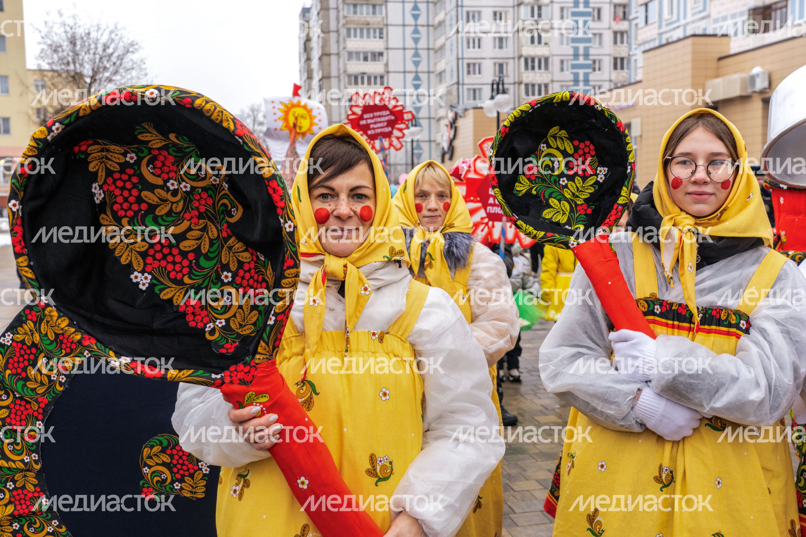 Новогодний уличный карнавал в Клину Новогодний уличный карнавал в Клину