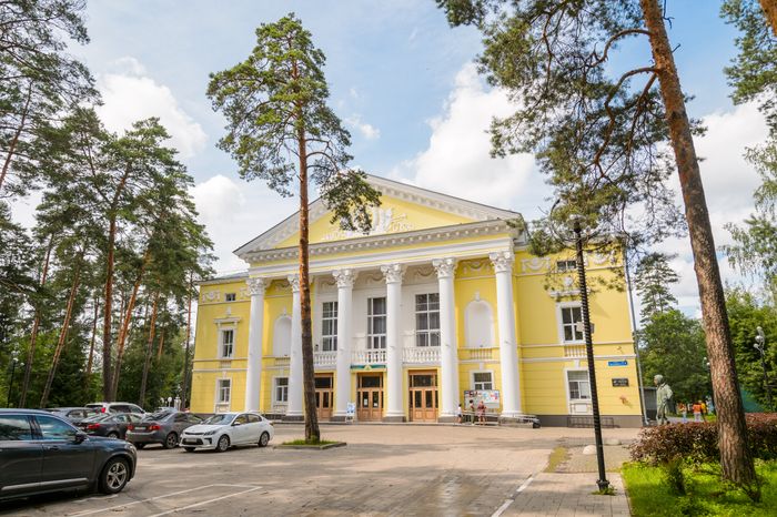 Дубна. Парк Набережная им. Д. И. Менделеева