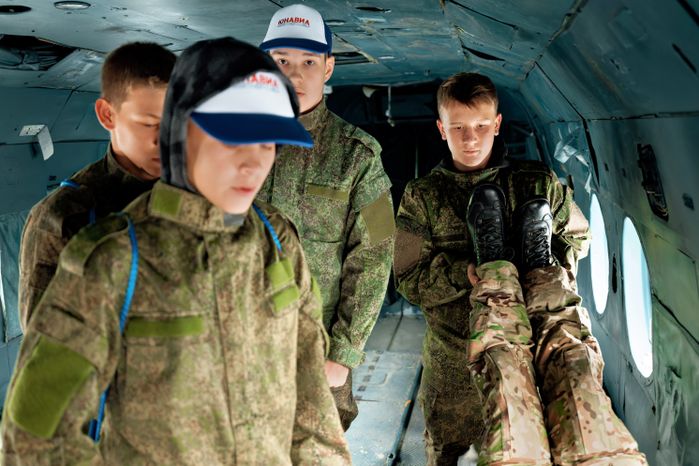 Военно-спортивная игра «Юнавиа» для молодежи в Центре военно-тактических игр парка «Патриот» Одинцовского округа