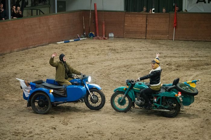 Конное представление «Наша весна! Наша Победа!» в парке «Патриот»