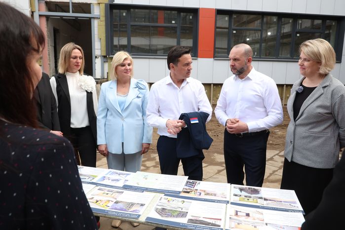 Андрей Воробьев пообщался с директорами и педагогами орехово-зуевских учебных заведений