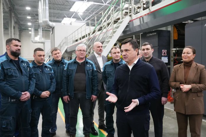 Андрей Воробьев посетил завод "Л-Пак" в Кашире