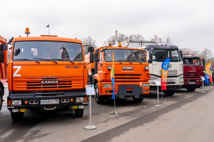 Выставка коммунальной техники ко Дню работника ЖКХ в Мытищах