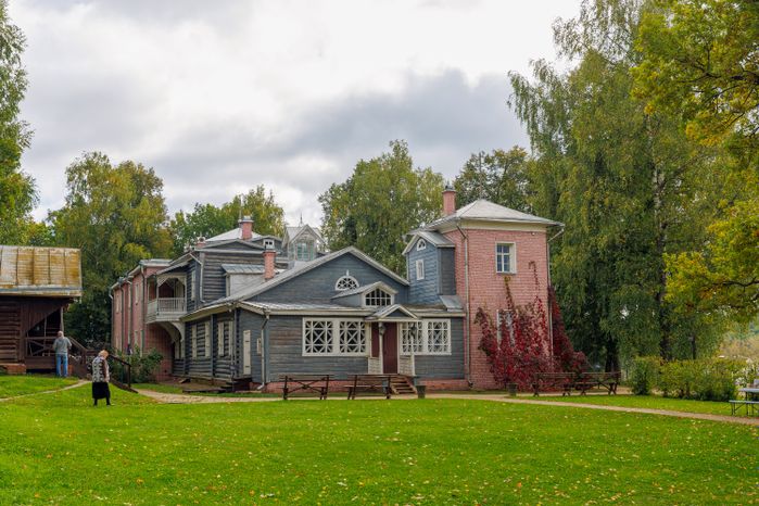 Главный дом усадьбы Мураново в округе Чехов