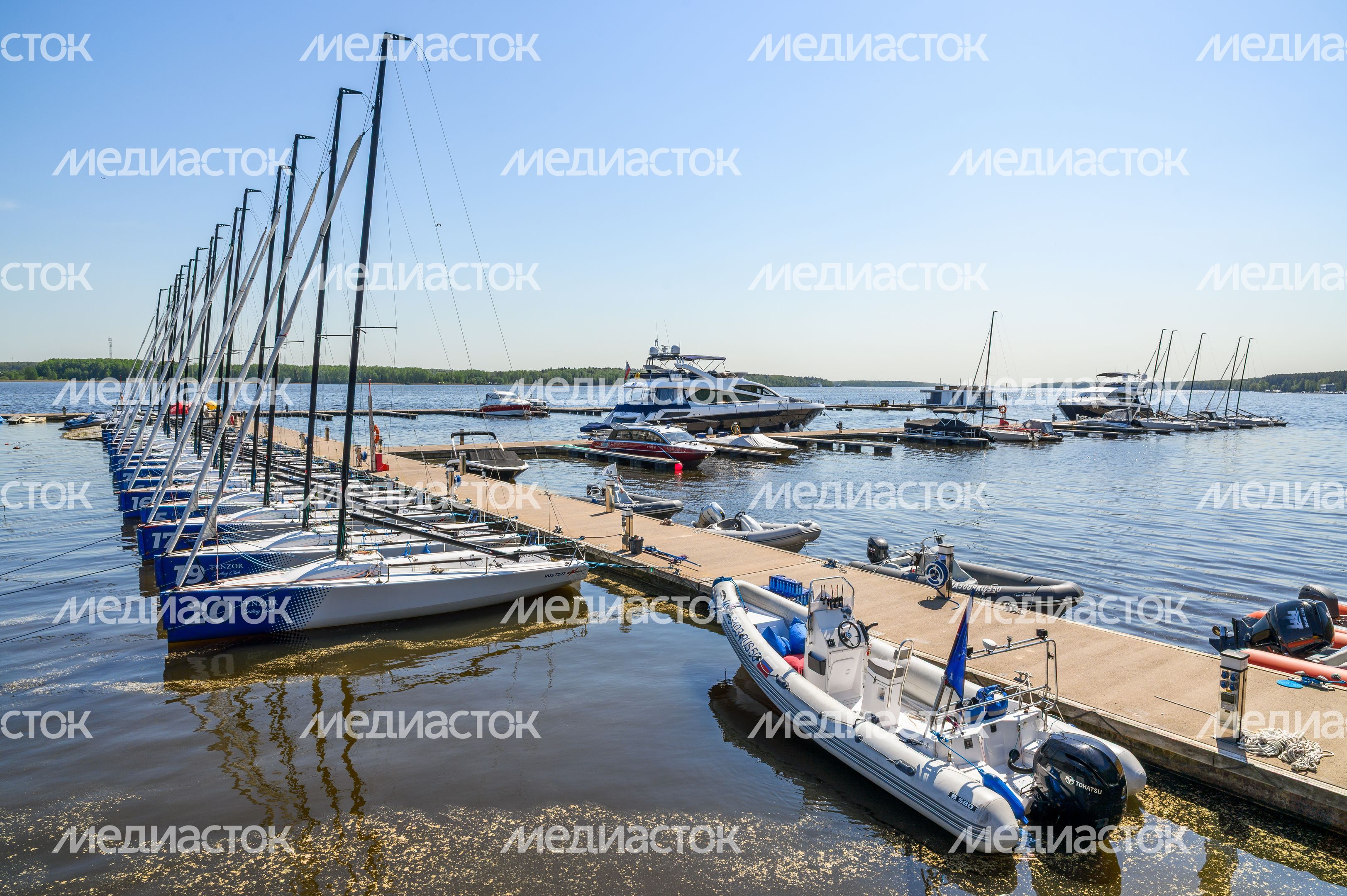 Парусная регата на Пестовском водохранилище в Мытищах Парусная регата на Пестовском водохранилище в Мытищах