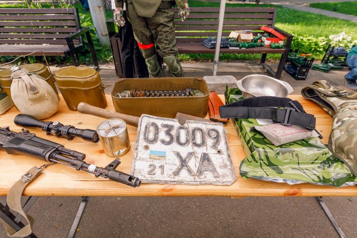 Выставка оружия на патриотическом фестивале «Гордость поколений» в Ногинске Богородского округа