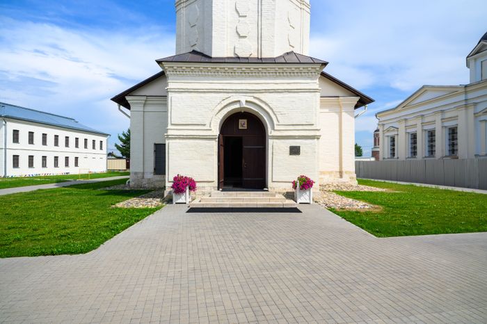 Богородице-Рождественский Бобренев мужской монастырь в селе Старое Бобренево округа Коломна