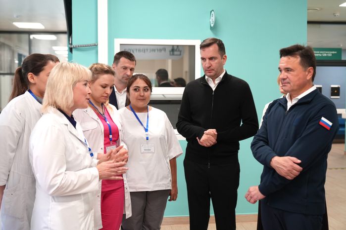 Андрей Воробьев проверил работу комплексной поликлиники в пгт Свердловский г.о. Лосино-Петровский