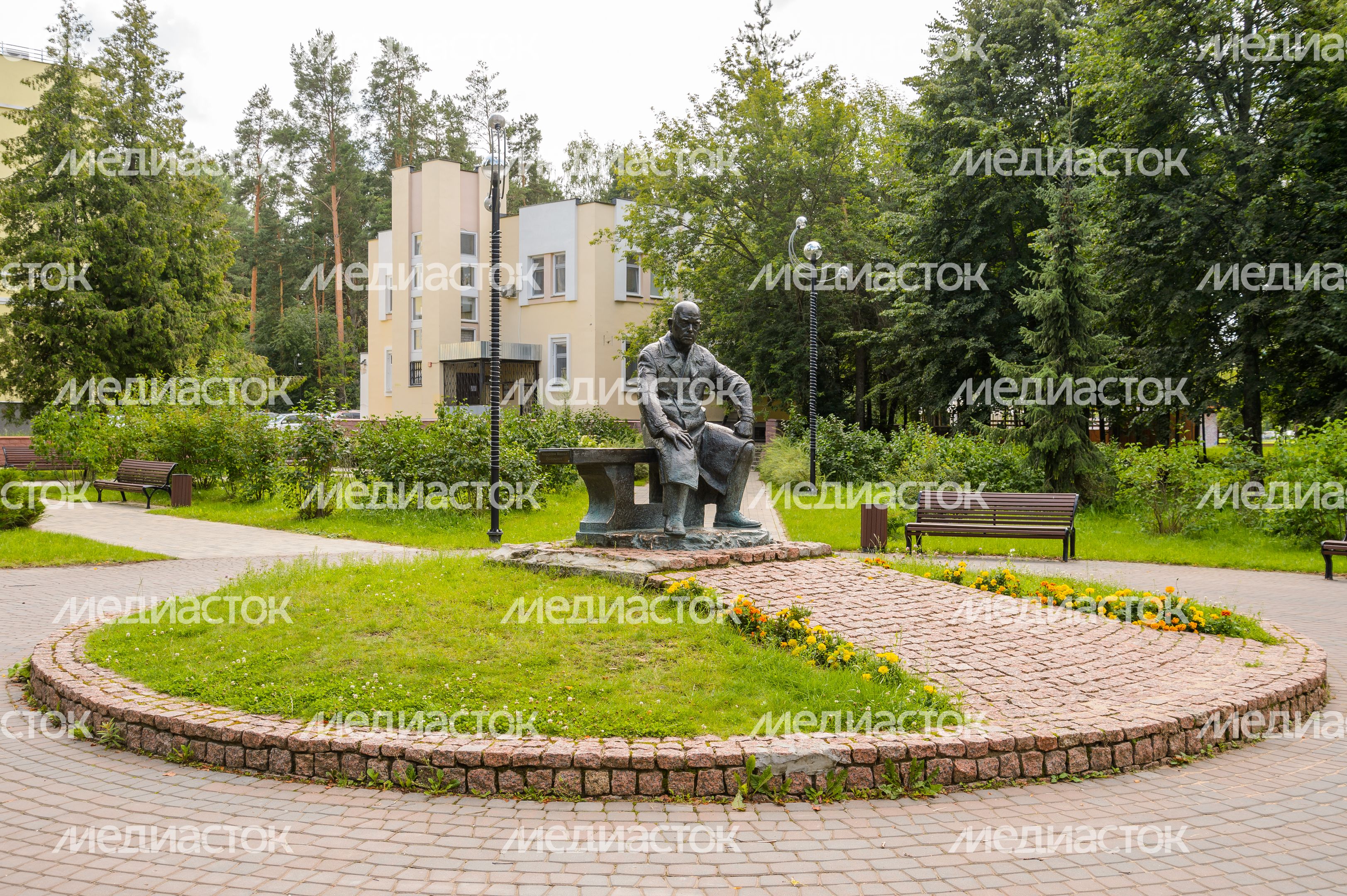 Дубна. Парк Набережная им. Д. И. Менделеева Дубна. Парк Набережная им. Д. И. Менделеева