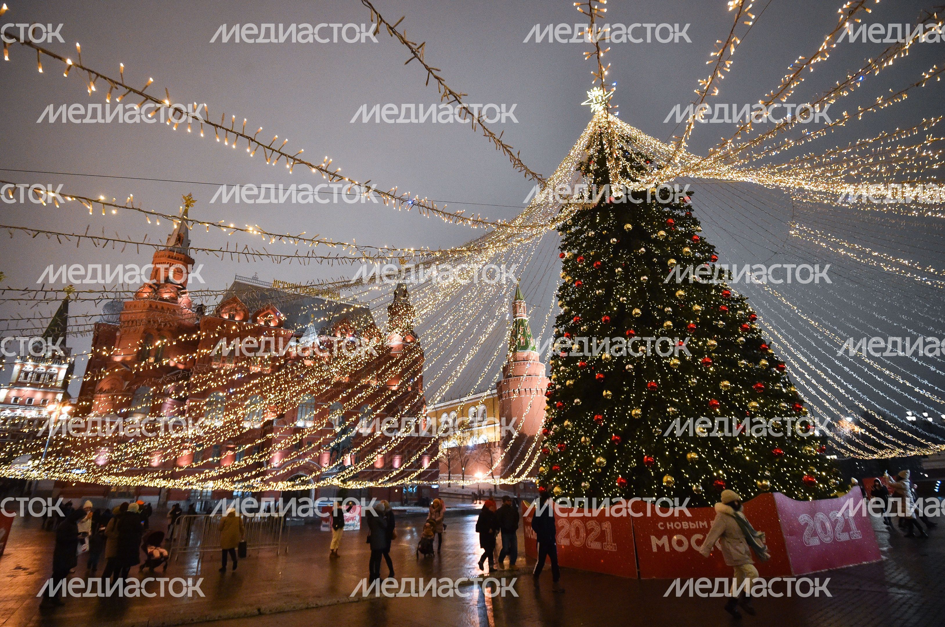 Новогодняя иллюминация в Москве